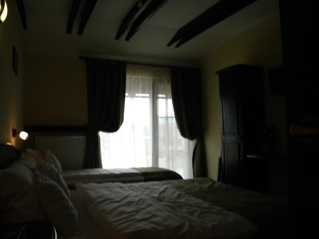 Pensiunea Mason'S Rîşnov Kamer foto