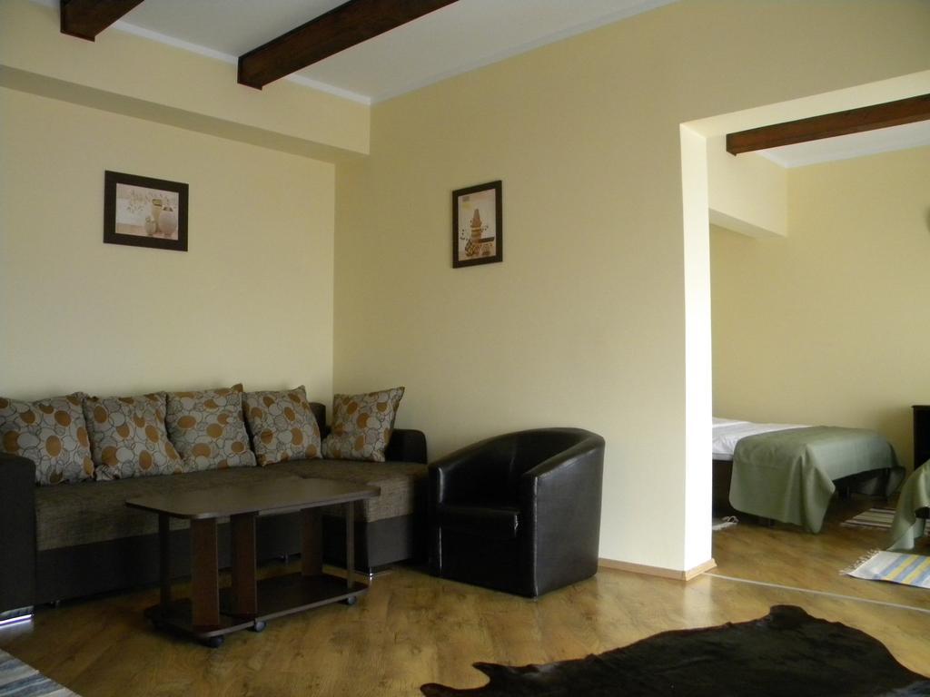Pensiunea Mason'S Rîşnov Kamer foto